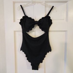 NWT- Cupshe Black Knotted Scallop Edge One Piece